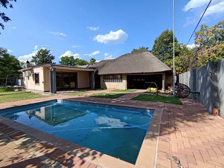 5 Bedroom Property for Sale in Park West Free State